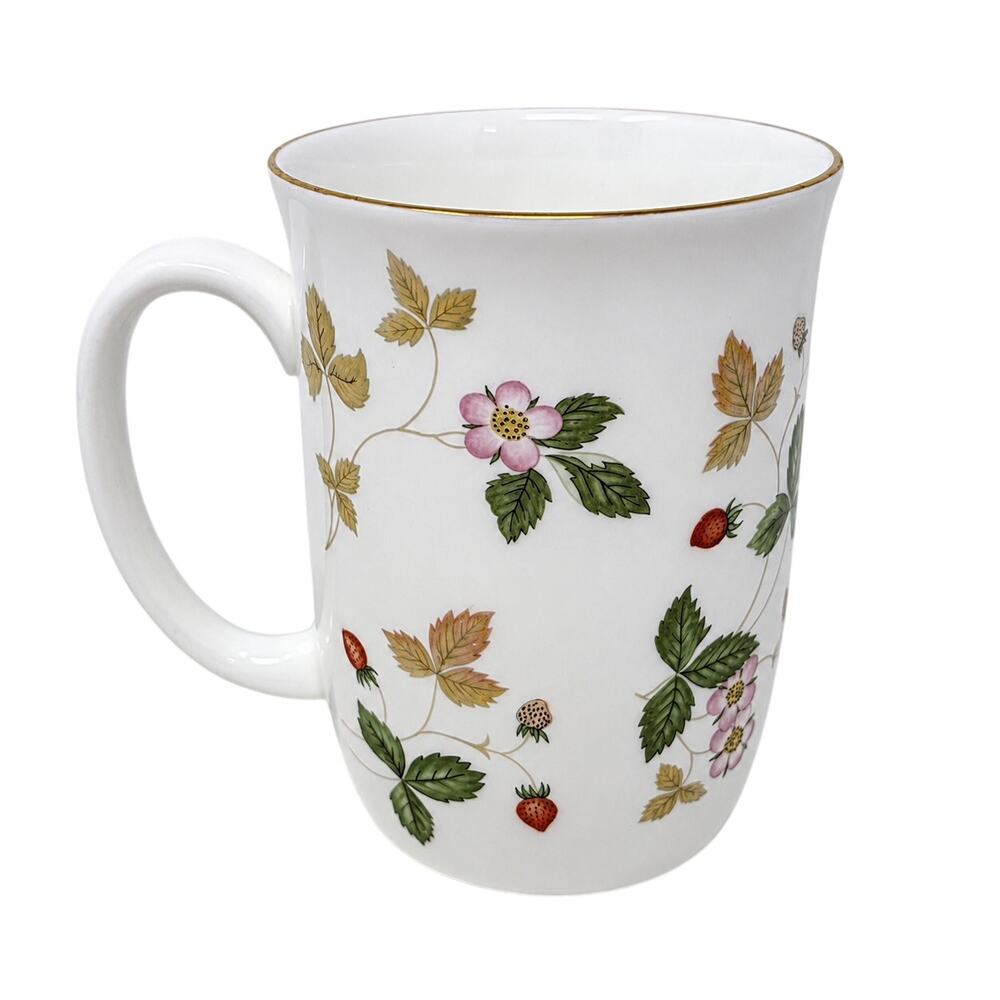 Wedgwood Wild Strawberry Bone China Mug Made in England Floral Tea Coffee Cup